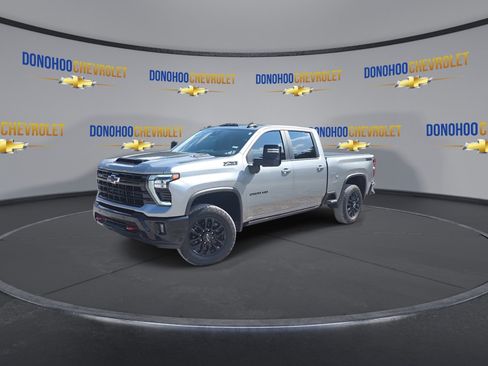 Used 2025 Chevrolet Silverado 2500 LT w/ Trail Boss Package AWD/4WD image 4