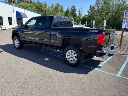 Used 2015 Chevrolet Silverado 2500 LT w/ LT Fleet Convenience Package AWD/4WD image 3