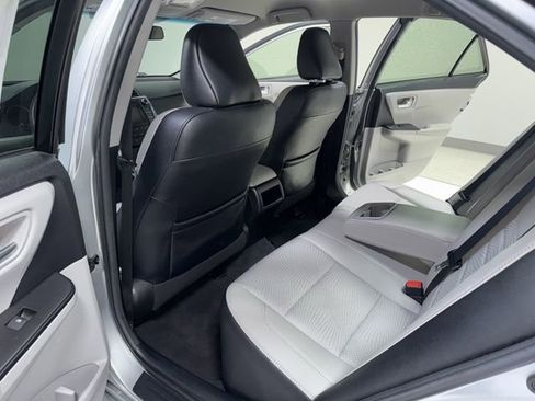 Used 2017 Toyota Camry SE image 23