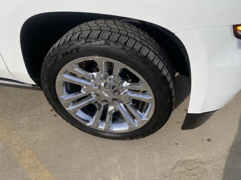 Used 2020 Chevrolet Tahoe Premier w/ Premier Plus Edition image 2