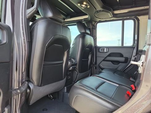 Used 2021 Jeep Wrangler Unlimited Sahara AWD/4WD image 11