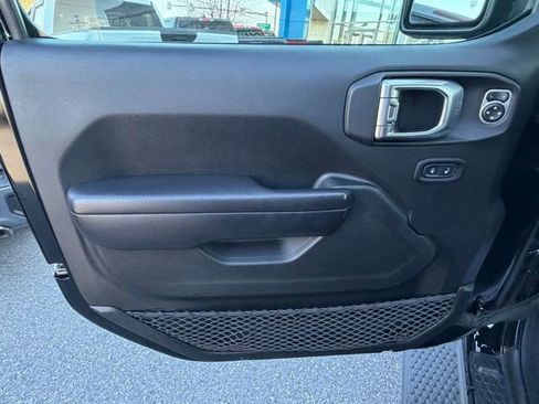 Used 2018 Jeep Wrangler Sport image 35