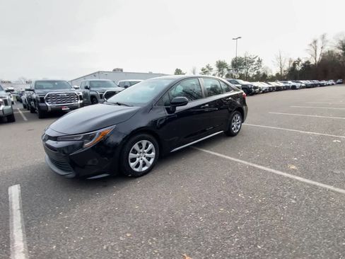 Used 2023 Toyota Corolla LE image 4
