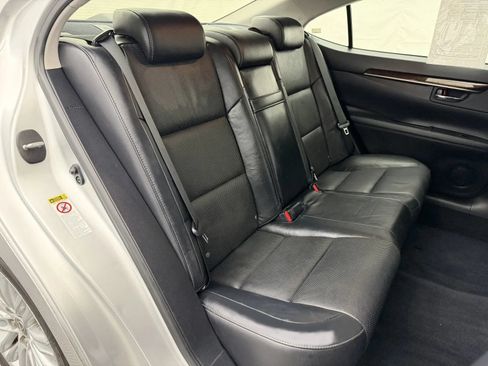 Used 2013 Lexus ES 350 w/ Luxury Pkg FWD image 24