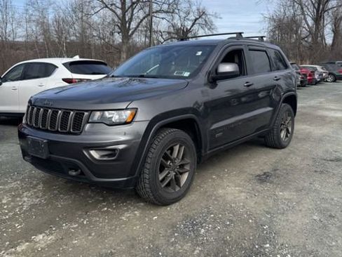 Used 2016 Jeep Grand Cherokee Laredo 75th Anniversary image 1
