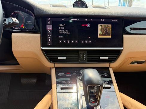 Used 2020 Porsche Cayenne AWD/4WD image 13