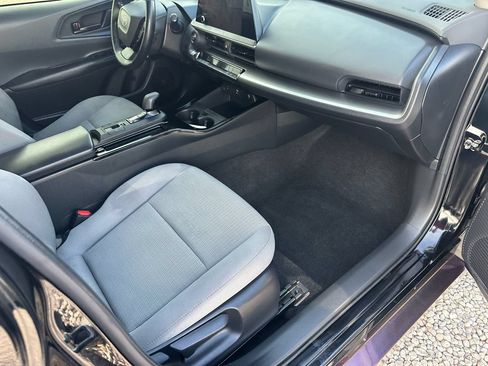 Used 2023 Toyota Prius LE FWD image 13