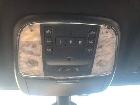 Used 2020 Jeep Grand Cherokee Limited w/ Luxury Group II AWD/4WD image 35