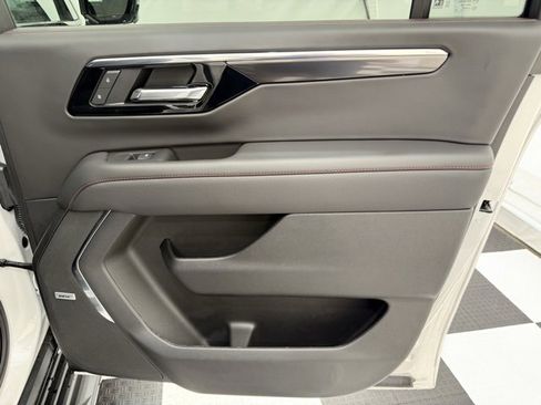 New 2025 Chevrolet Suburban RST w/ RST Capability Package image 27