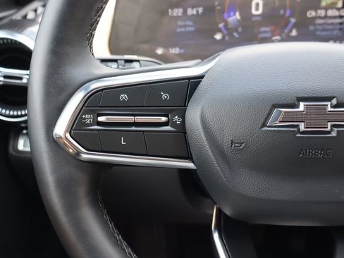 Used 2025 Chevrolet Equinox ACTIV w/ Safety and Technology Package FWD image 7
