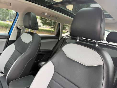 Used 2023 Volkswagen Taos SEL AWD/4WD image 11