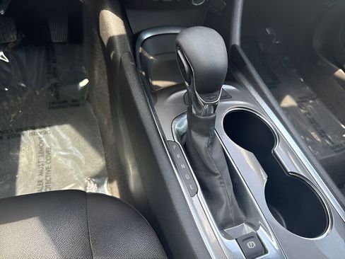 Used 2025 Chevrolet Malibu LT FWD image 16