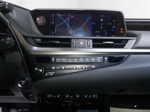 Used 2019 Lexus ES 300h w/ Accessory Package FWD image 36