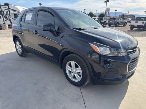 Used 2021 Chevrolet Trax LS w/ Tint and Cruise Package image 6