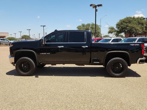 Used 2022 Chevrolet Silverado 2500 LTZ AWD/4WD image 2
