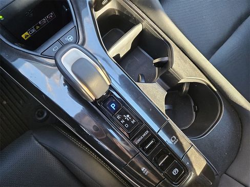 Used 2025 Toyota Crown Platinum image 17