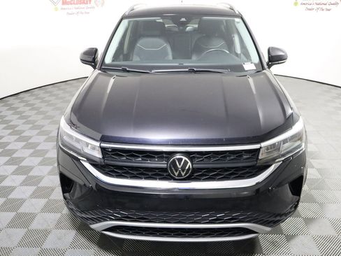 Used 2024 Volkswagen Taos SE image 21