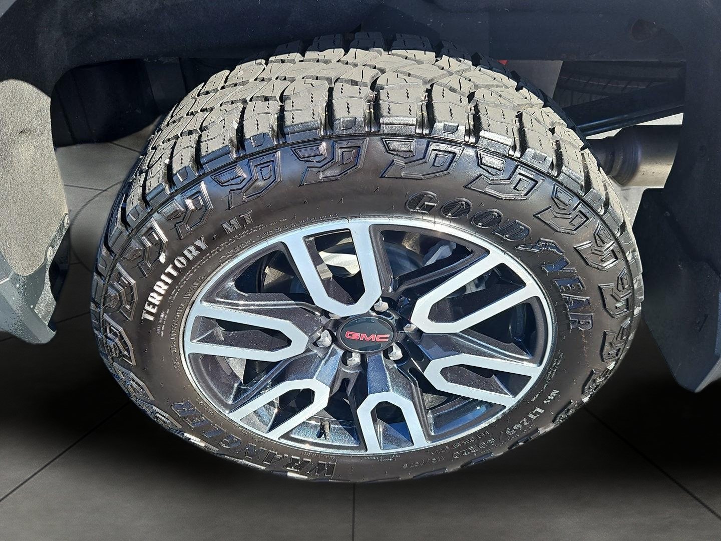 Used 2023 GMC Sierra 1500 AT4 w/ Technology Package AWD/4WD image 13