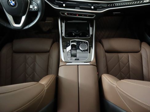 Used 2024 BMW X5 xDrive40i w/ Parking Assistance Package image 17