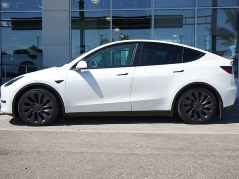 Used 2023 Tesla Model Y Performance AWD/4WD image 5