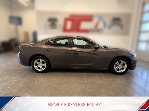 Used 2022 Dodge Charger SXT RWD image 4