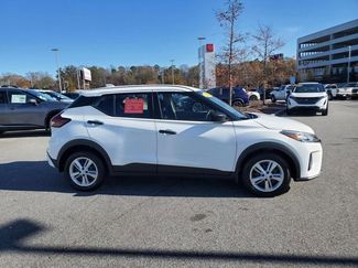 Certified 2025 Nissan Kicks Play S video 3