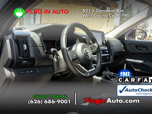 Used 2025 Nissan Pathfinder SV FWD image 5