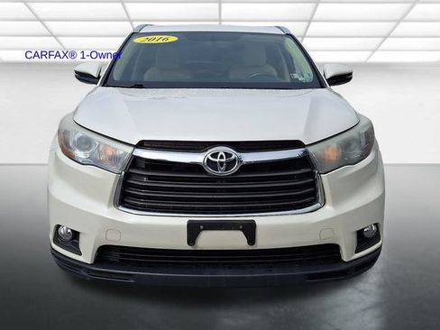 Used 2016 Toyota Highlander XLE AWD/4WD image 2