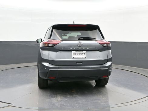 Used 2025 Nissan Rogue SV AWD/4WD image 8