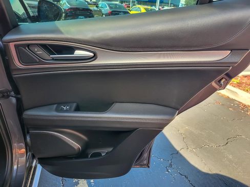 Used 2022 Alfa Romeo Stelvio Veloce image 23