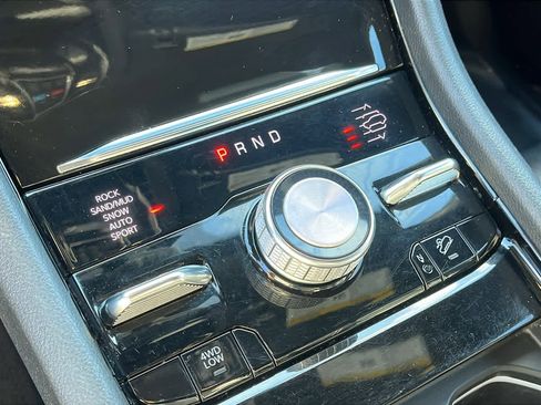 Used 2022 Jeep Grand Cherokee L Overland w/ Luxury Tech Group IV image 18