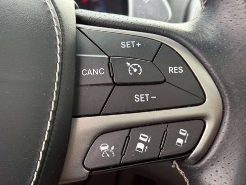 Used 2017 Jeep Grand Cherokee SRT AWD/4WD image 23