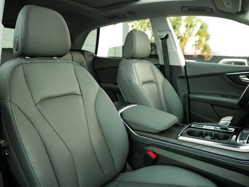 Used 2022 Audi Q8 Premium Plus AWD/4WD image 22