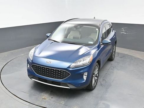 Certified 2020 Ford Escape Titanium AWD/4WD image 21