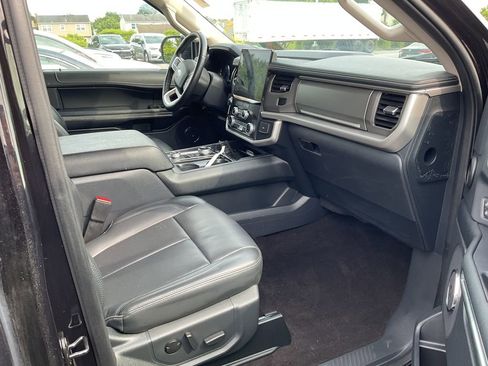 Used 2022 Ford Expedition XLT AWD/4WD image 16
