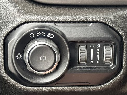 Used 2020 Jeep Wrangler Unlimited Sport image 18