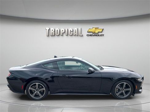 Used 2024 Ford Mustang EcoBoost image 6