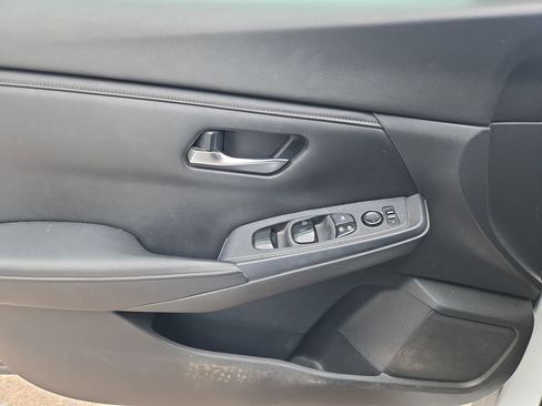 Certified 2020 Nissan Sentra SV FWD image 14