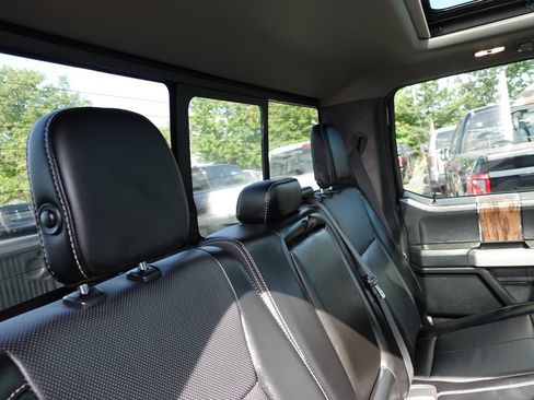 Used 2018 Ford F150 Lariat w/ Equipment Group 502A Luxury AWD/4WD image 34
