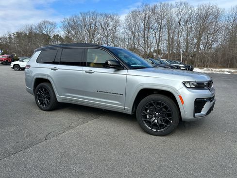 New 2026 Jeep Grand Cherokee L Summit image 2