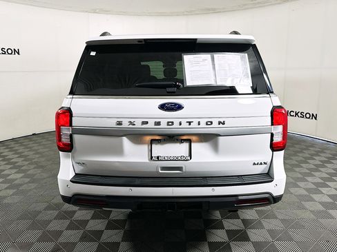 Used 2024 Ford Expedition Max XLT image 4