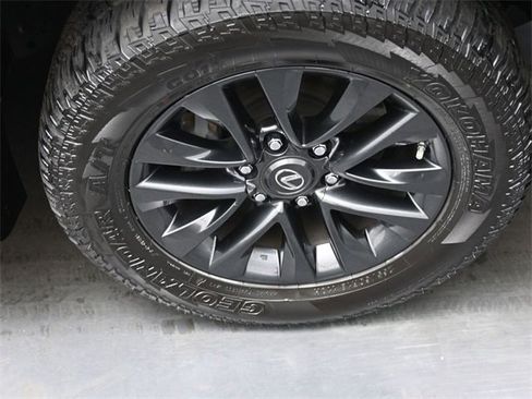 Used 2021 Lexus GX 460 Premium image 32