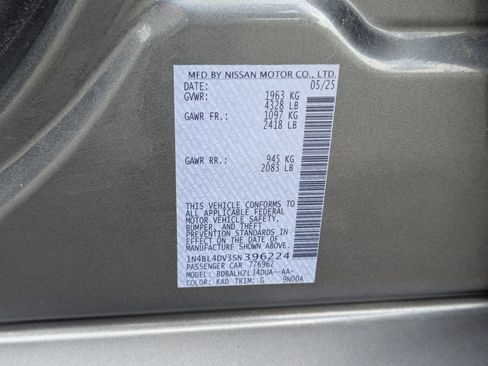 Used 2025 Nissan Altima 2.5 SV FWD image 34