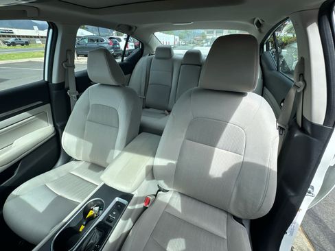 Used 2019 Nissan Altima 2.5 SV image 12