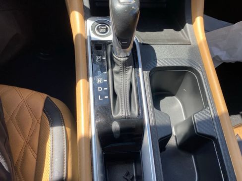Used 2025 Nissan Sentra SV w/ SV Premium Package FWD image 16