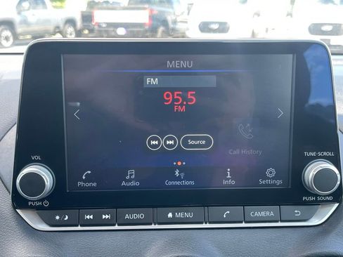 Used 2024 Nissan Sentra SV FWD image 24