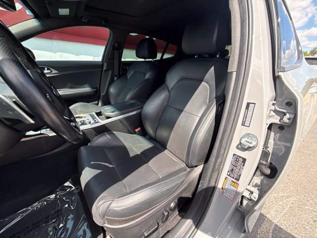 Used 2020 Kia Stinger GT1 RWD image 5