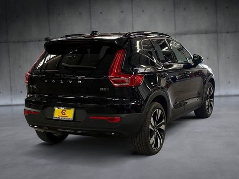 Used 2025 Volvo XC40 B5 Plus AWD/4WD image 5