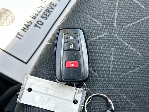 Used 2023 Toyota RAV4 XLE AWD/4WD image 27