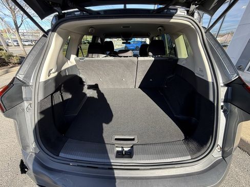 Used 2023 Nissan Rogue SV image 33